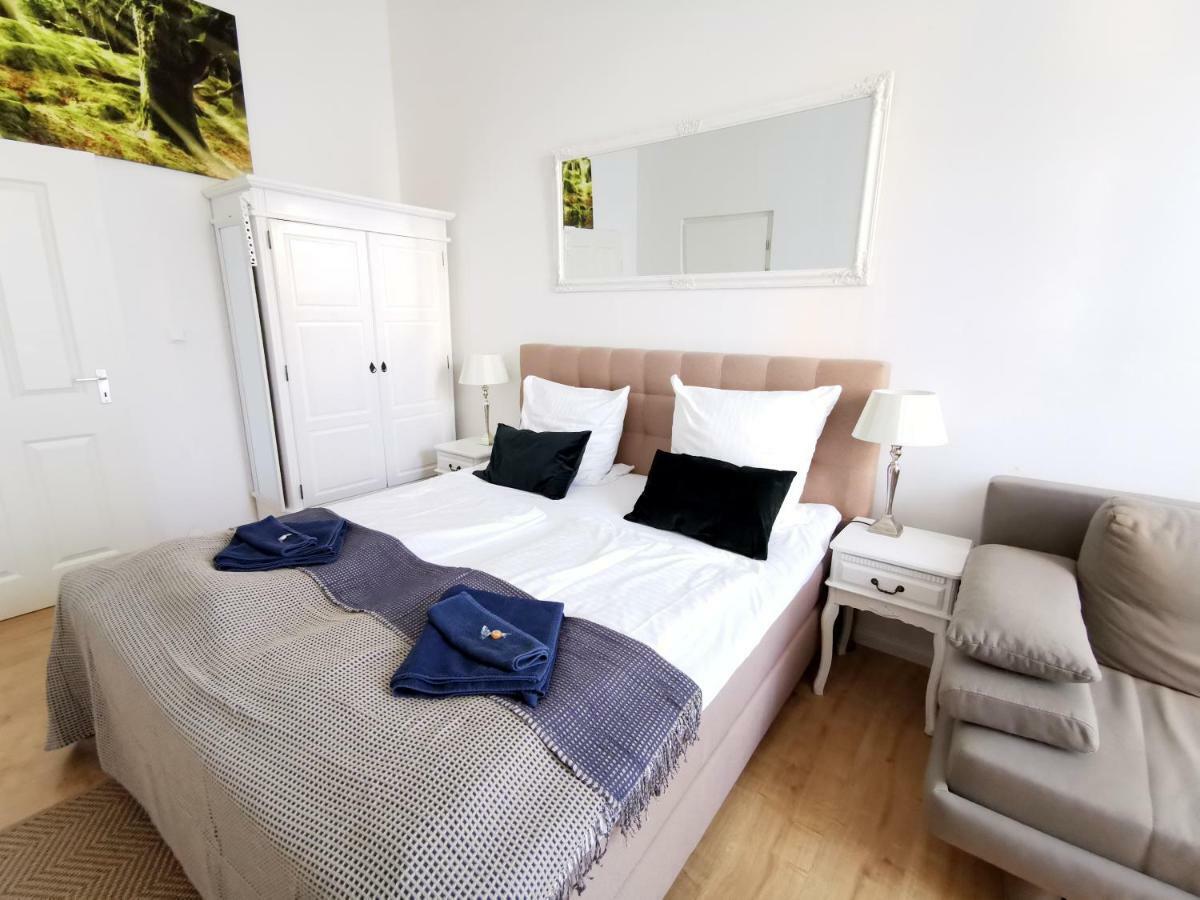 Gastein By Rockchair Apartments L Superhost Status L 2 Bedrooms Boxspringbeds 1,5 Bathrooms - Cozy Family & Business Flair Welcomes You! برلين المظهر الخارجي الصورة