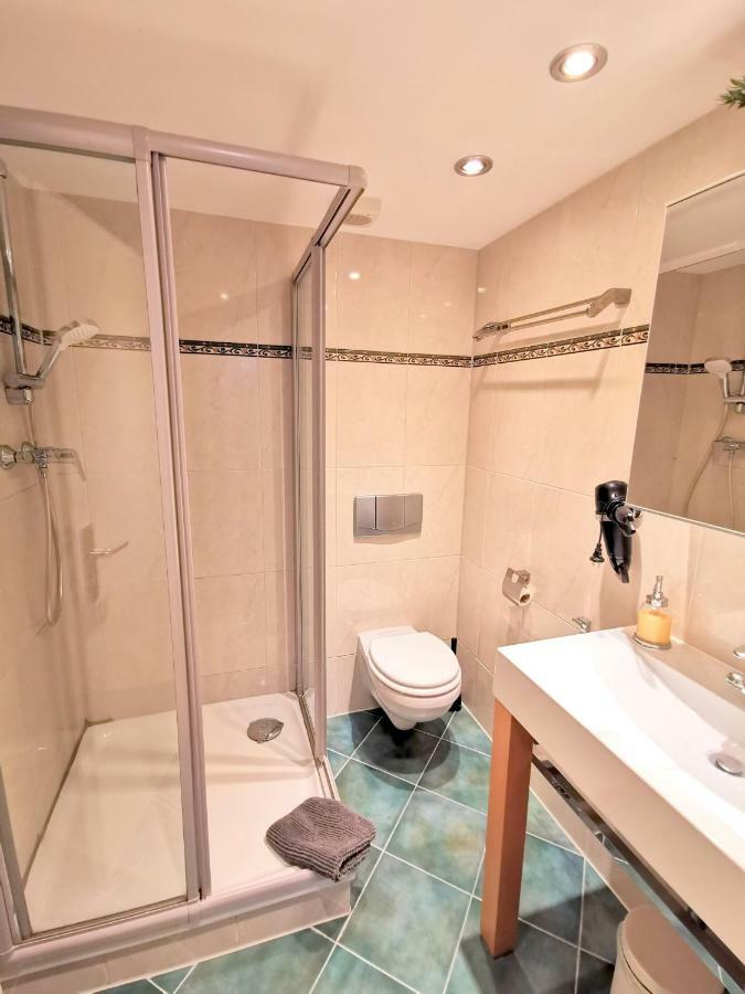 Gastein By Rockchair Apartments L Superhost Status L 2 Bedrooms Boxspringbeds 1,5 Bathrooms - Cozy Family & Business Flair Welcomes You! برلين المظهر الخارجي الصورة