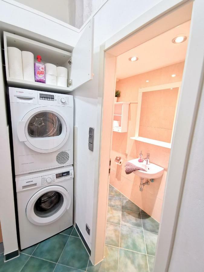 Gastein By Rockchair Apartments L Superhost Status L 2 Bedrooms Boxspringbeds 1,5 Bathrooms - Cozy Family & Business Flair Welcomes You! برلين المظهر الخارجي الصورة