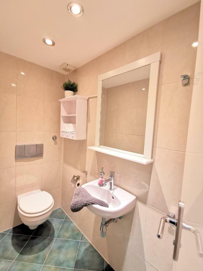 Gastein By Rockchair Apartments L Superhost Status L 2 Bedrooms Boxspringbeds 1,5 Bathrooms - Cozy Family & Business Flair Welcomes You! برلين المظهر الخارجي الصورة